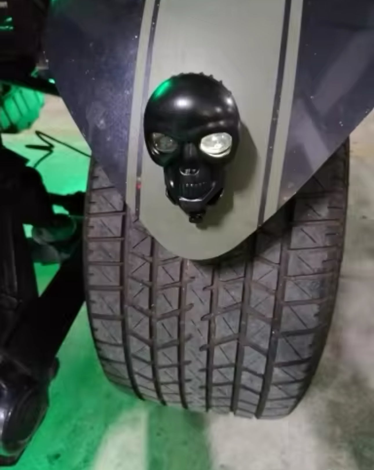 Par exploradoras calavera